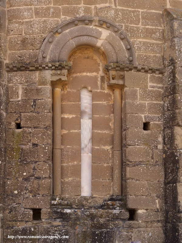 VENTANAL DEL LADO NORTE DE LA CABECERA